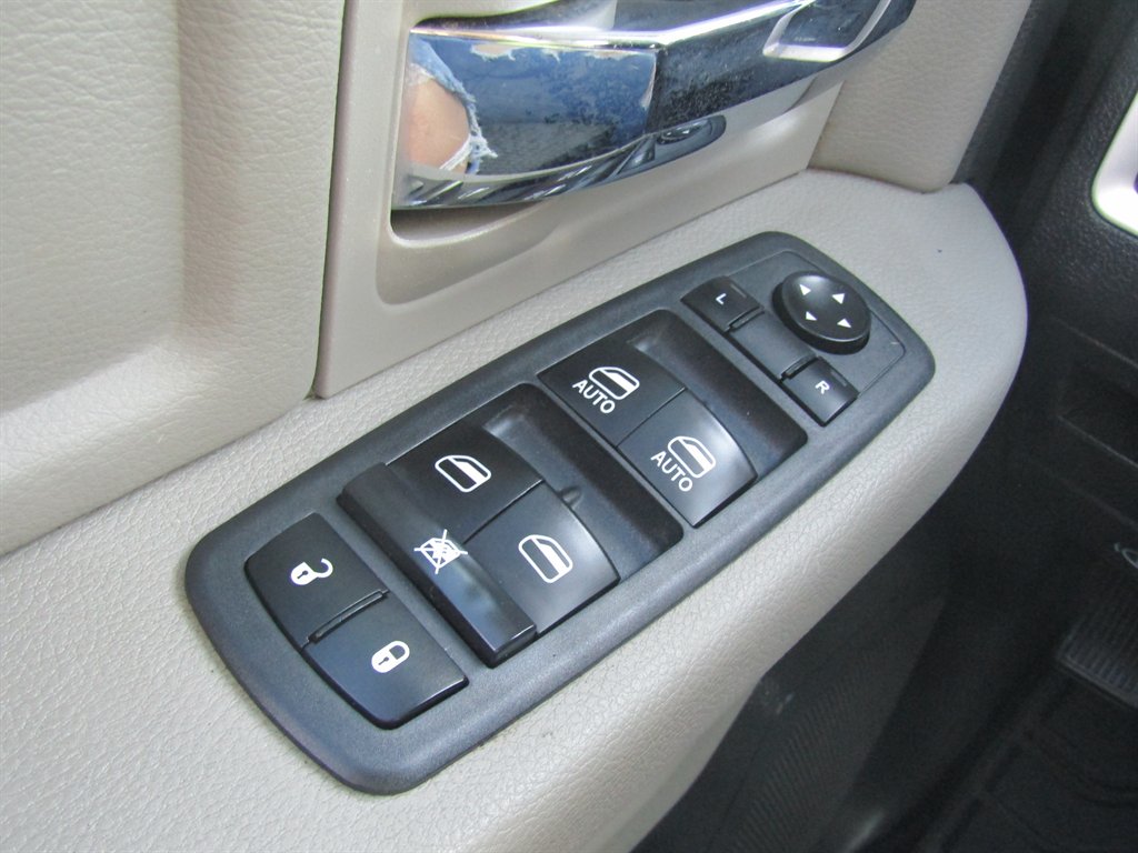 2012 RAM Ram 1500 Pickup SLT - Photo 11